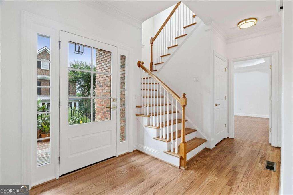 Photo of 1711 Summit Glen Lane NE, Atlanta, GA 30329 (MLS # 10664127)