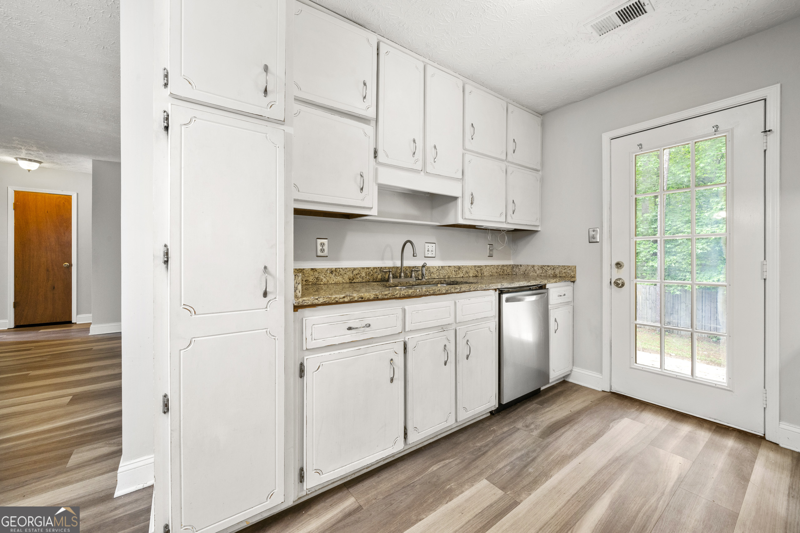 Peachtree City, Georgia 30269, United States, 3 Bedrooms Bedrooms, ,2 BathroomsBathrooms,Residential,Pending,145801