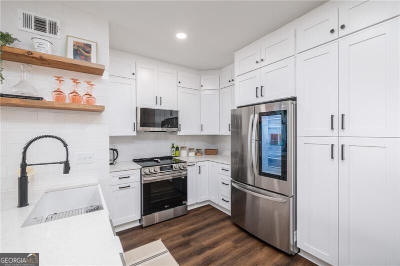 Atlanta, Georgia 30306, United States, 1 Bedroom Bedrooms, ,1 BathroomBathrooms,Residential,Pending,78355