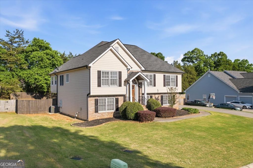 Photo of 17 Colonial Circle NW, Cartersville, GA 30120 (MLS # 10742788)