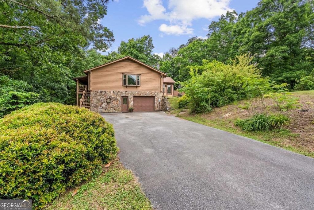 Photo of 1060 Russell Hill Road NW, Sugar Valley, GA 30746 (MLS # 10761557)