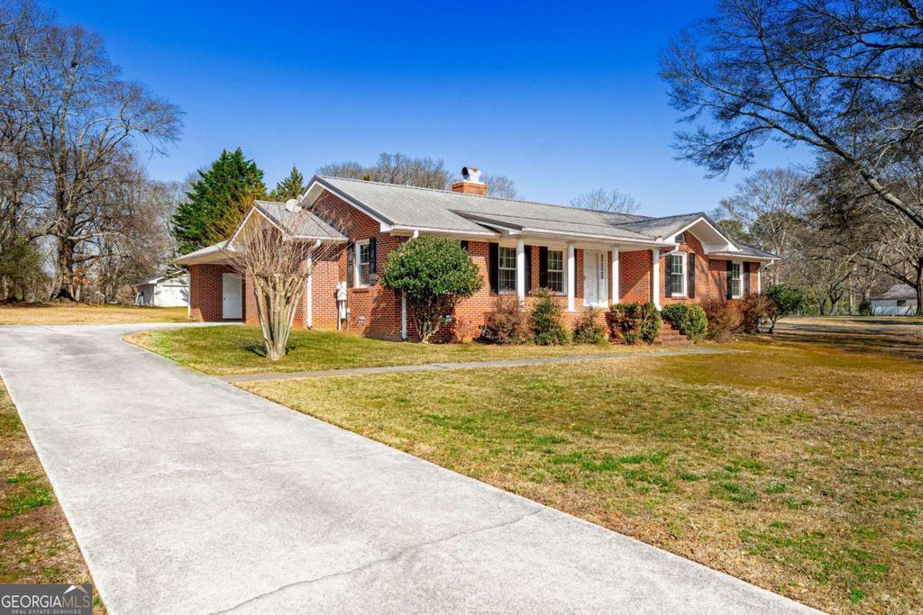 Photo of 173 Madison Street, Commerce, GA 30529 (MLS # 10691923)