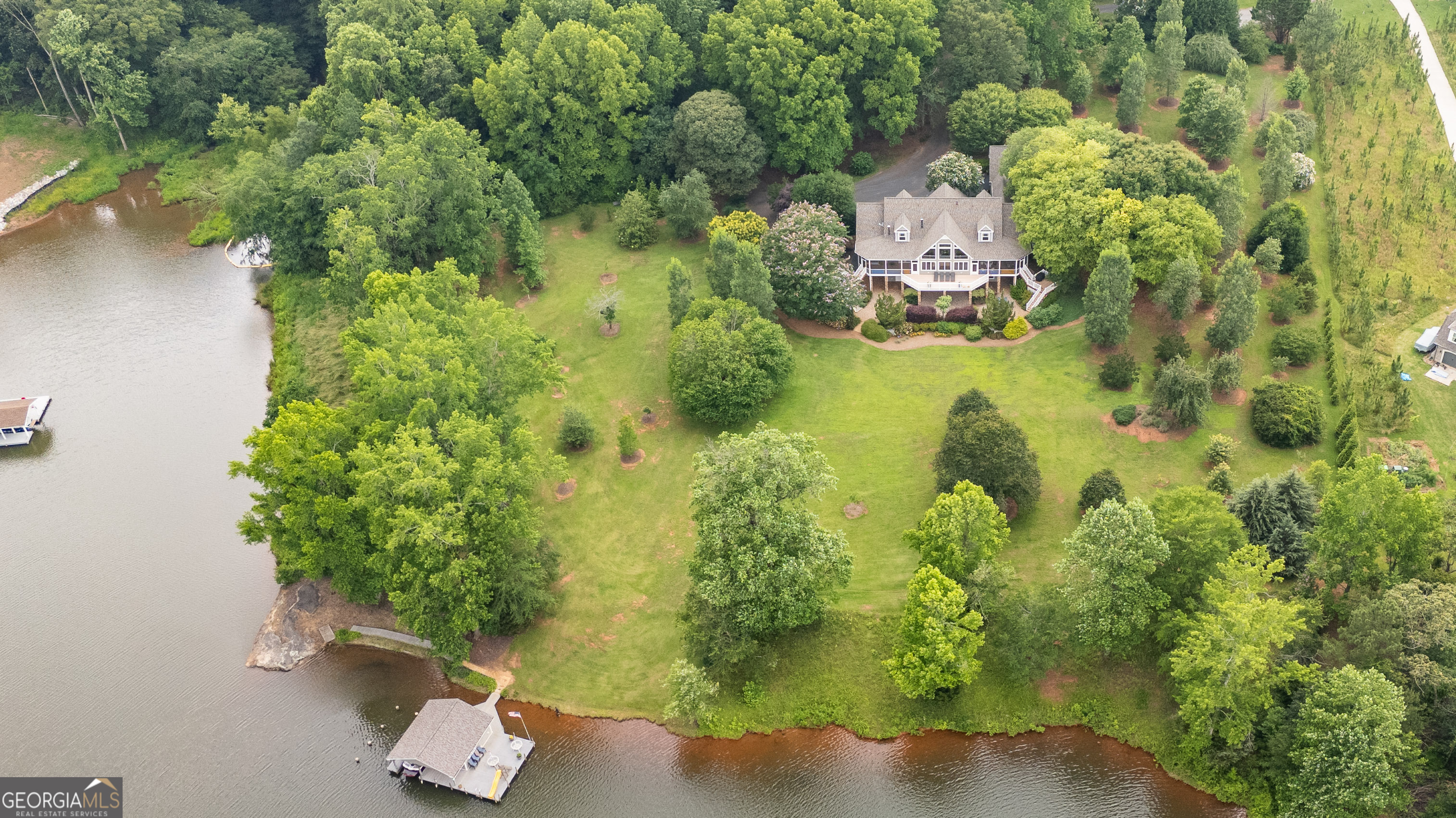1126 Shoreline DR
