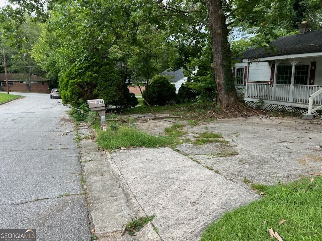 766 Warren DR