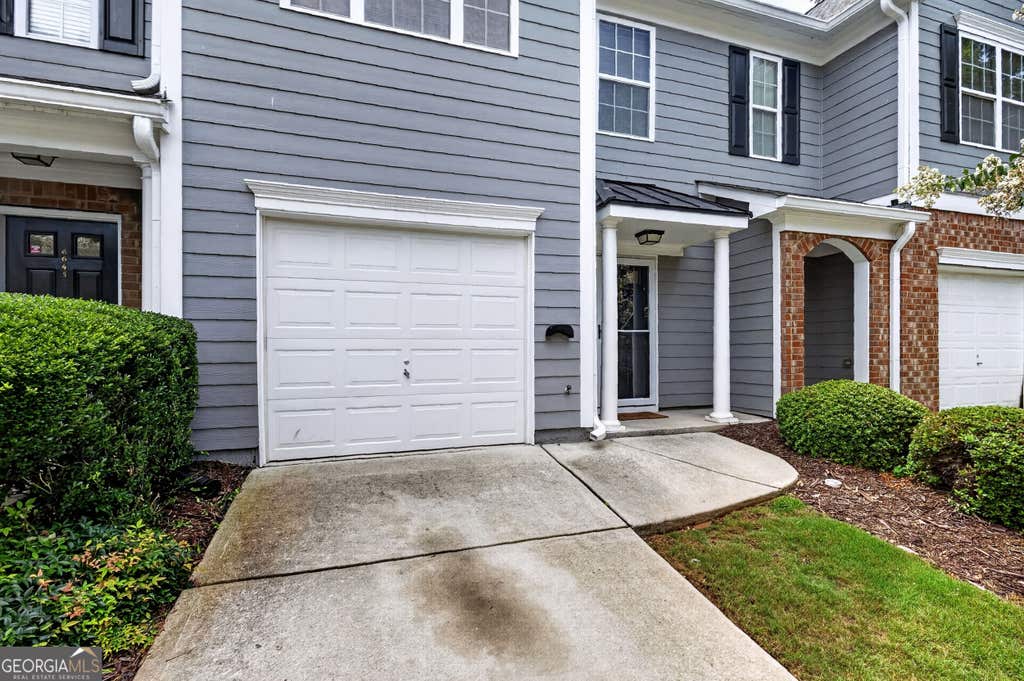 Photo of 6647 Splashwater Drive, Flowery Branch, GA 30542 (MLS # 10822135)