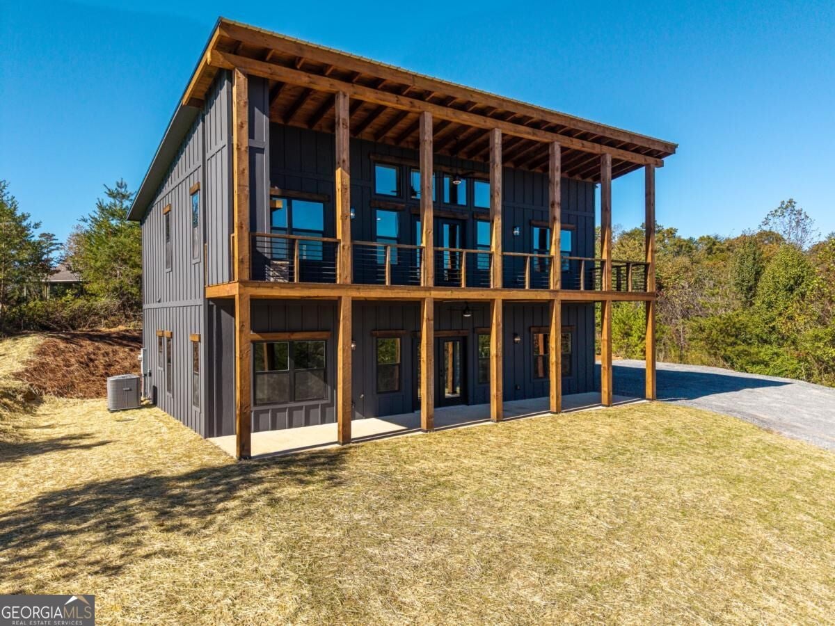 275 Blue Creek RD
