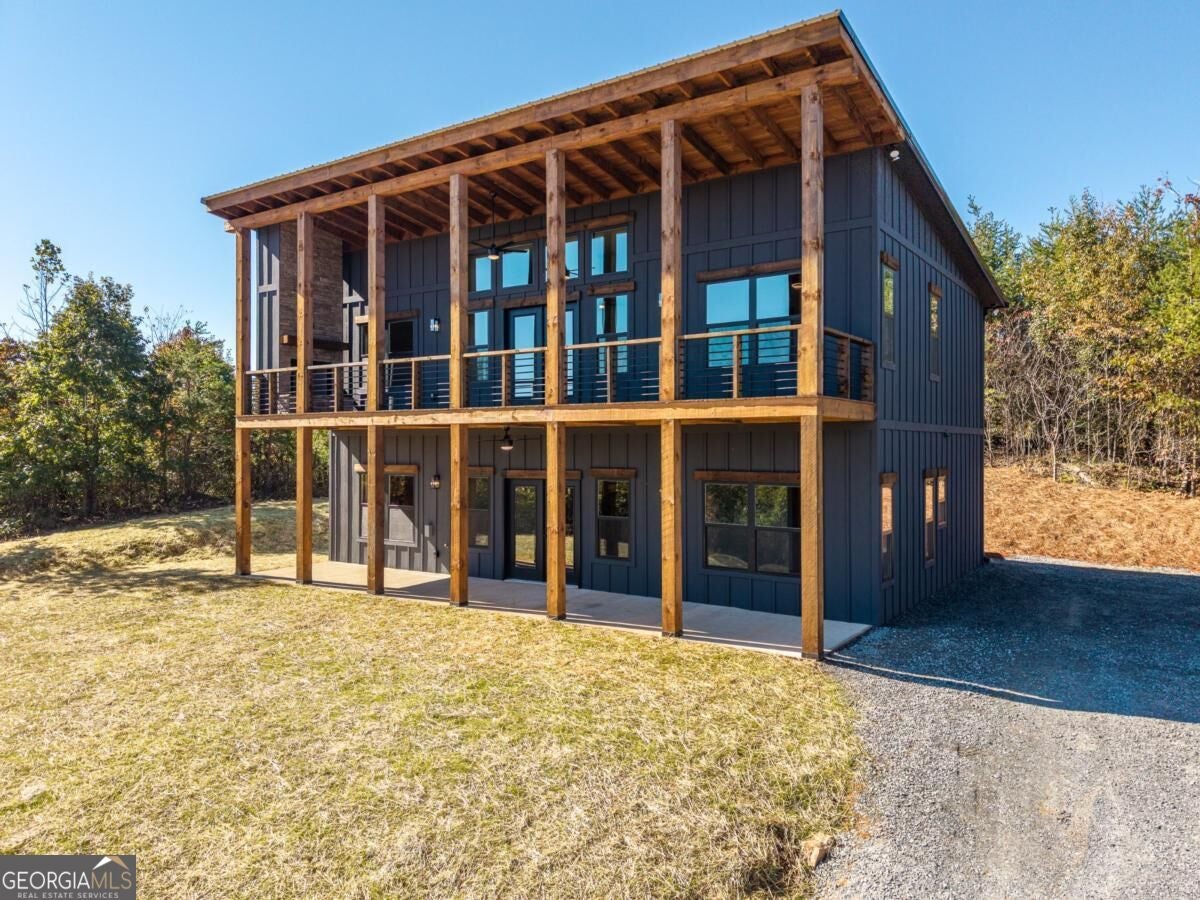 275 Blue Creek RD