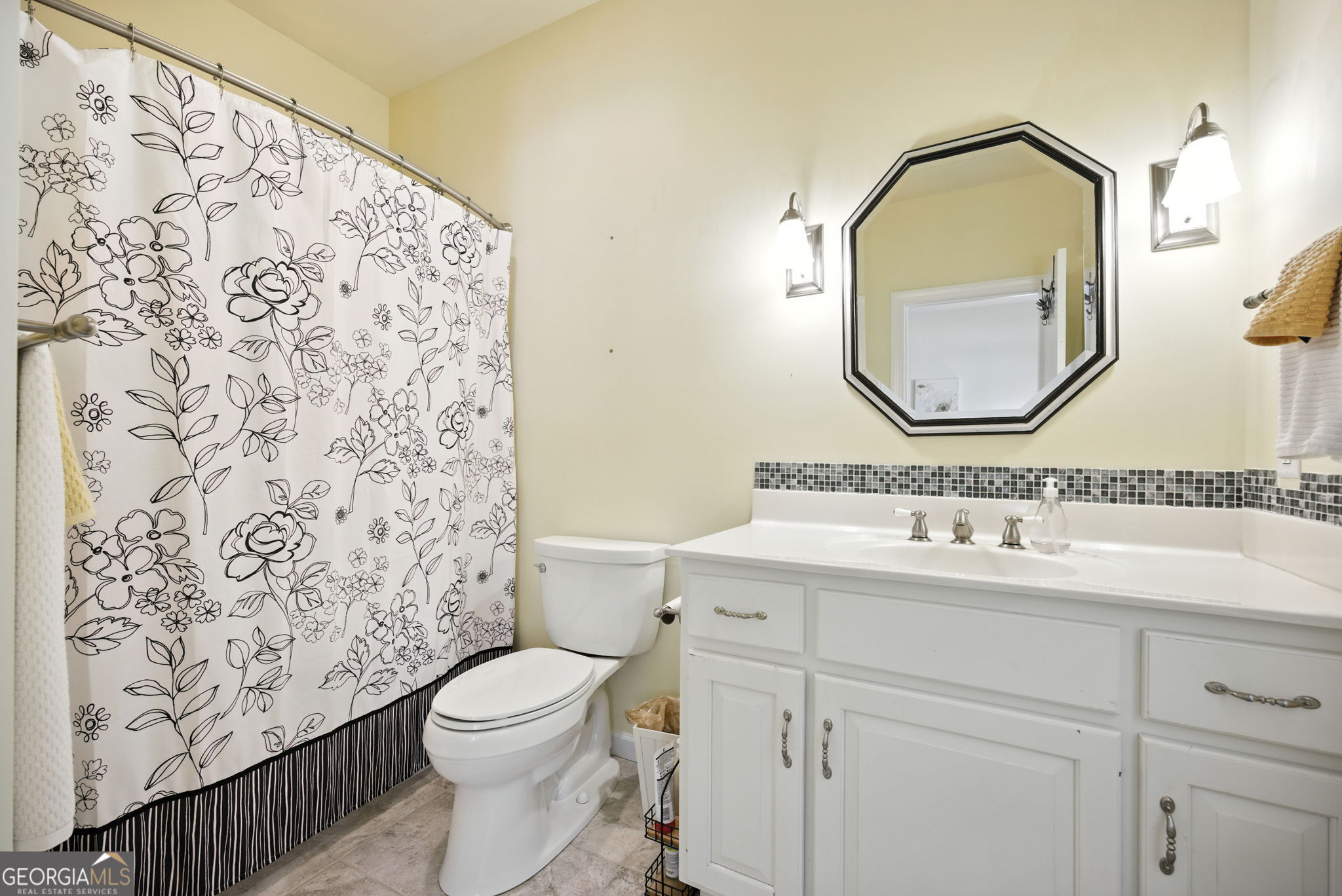 Gainesville, Georgia 30504, United States, 4 Bedrooms Bedrooms, ,5 BathroomsBathrooms,Residential,Pending,200810