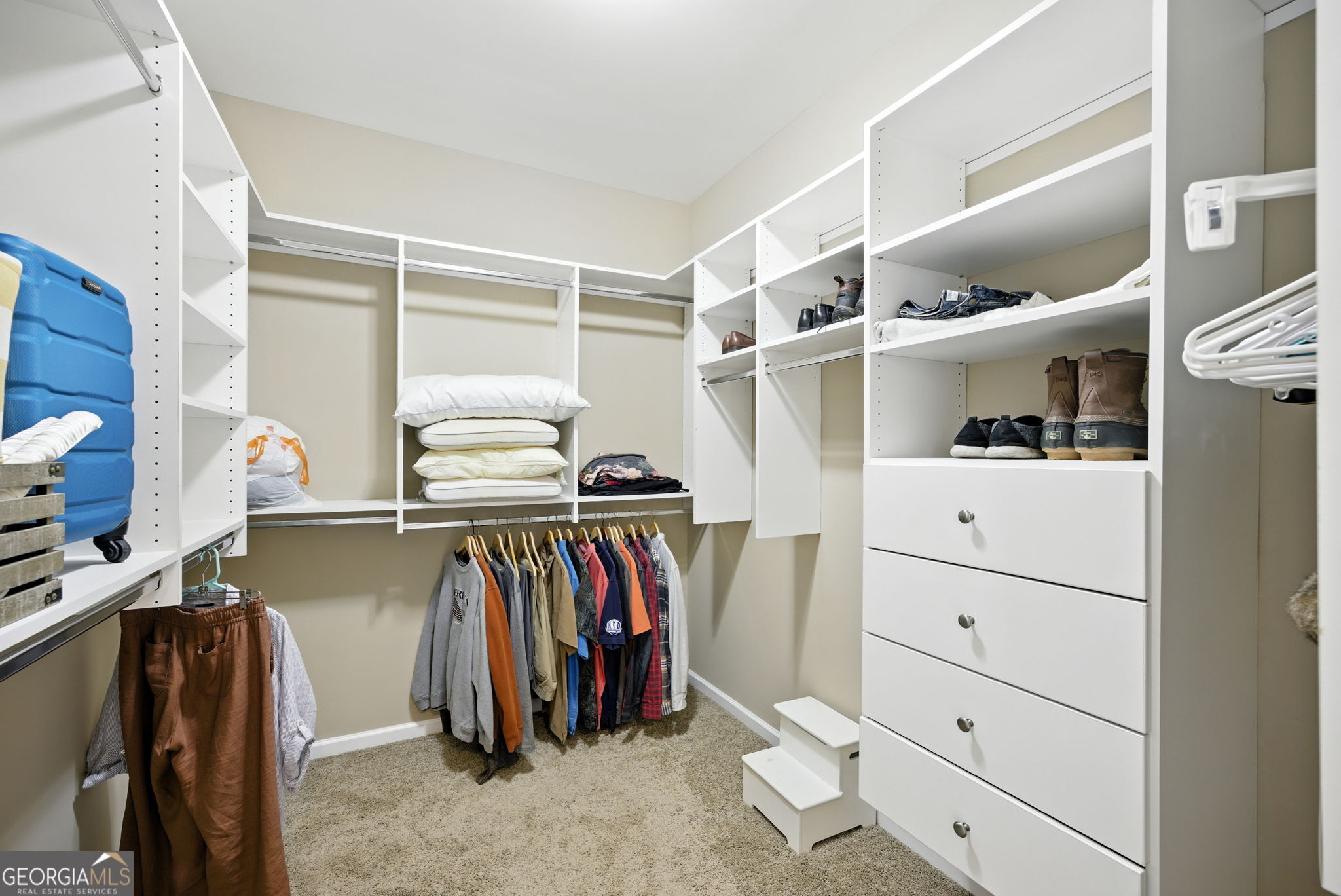 Gainesville, Georgia 30504, United States, 4 Bedrooms Bedrooms, ,5 BathroomsBathrooms,Residential,Pending,200810