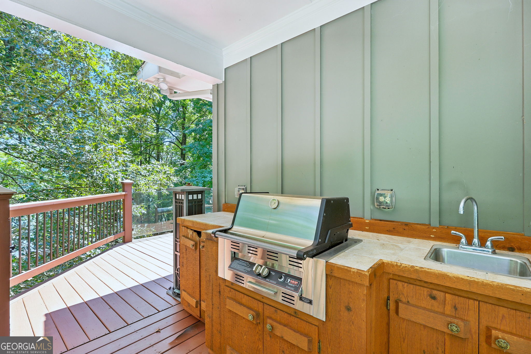 Gainesville, Georgia 30504, United States, 4 Bedrooms Bedrooms, ,5 BathroomsBathrooms,Residential,Pending,200810