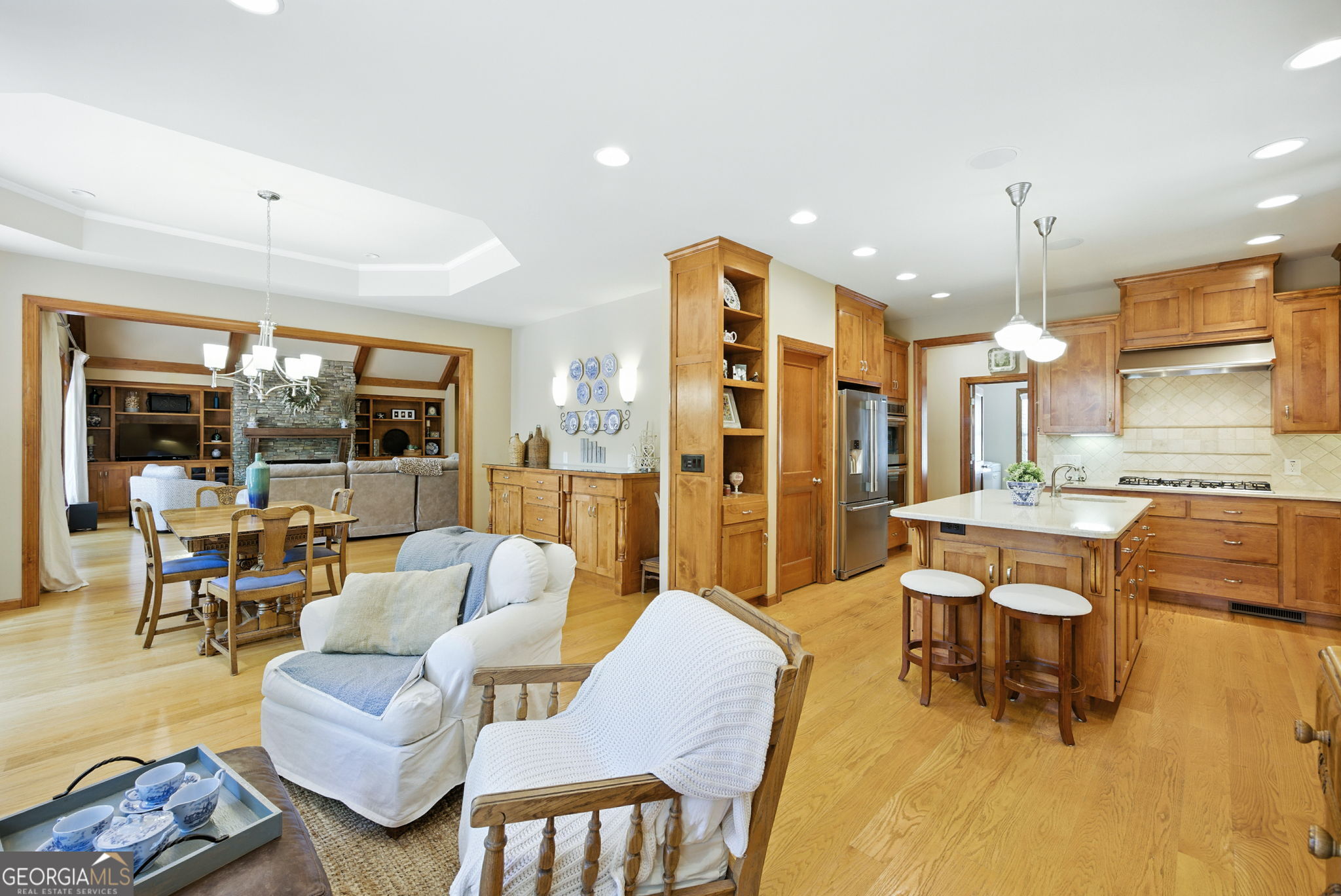 Gainesville, Georgia 30504, United States, 4 Bedrooms Bedrooms, ,5 BathroomsBathrooms,Residential,Pending,200810