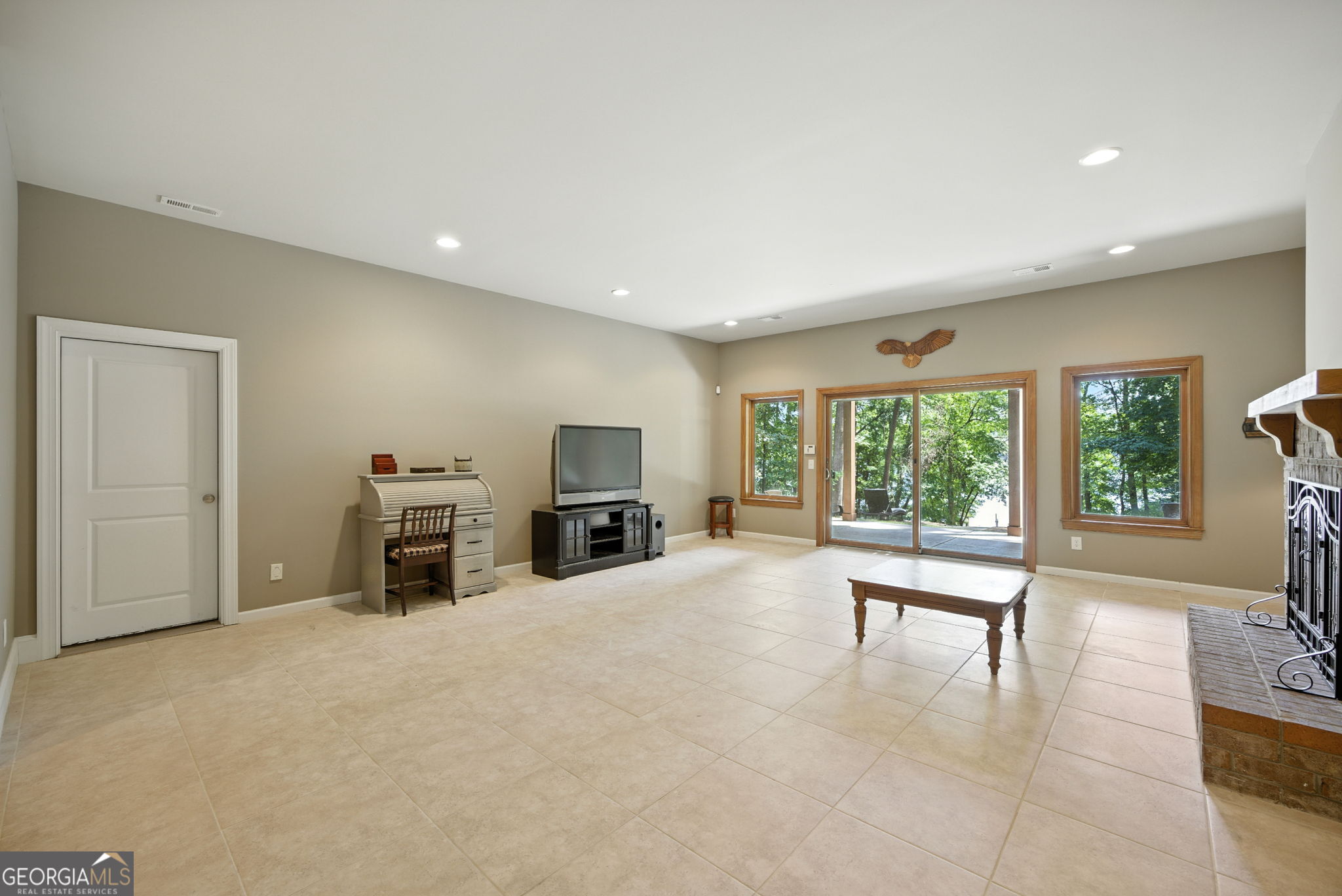 Gainesville, Georgia 30504, United States, 4 Bedrooms Bedrooms, ,5 BathroomsBathrooms,Residential,Pending,200810