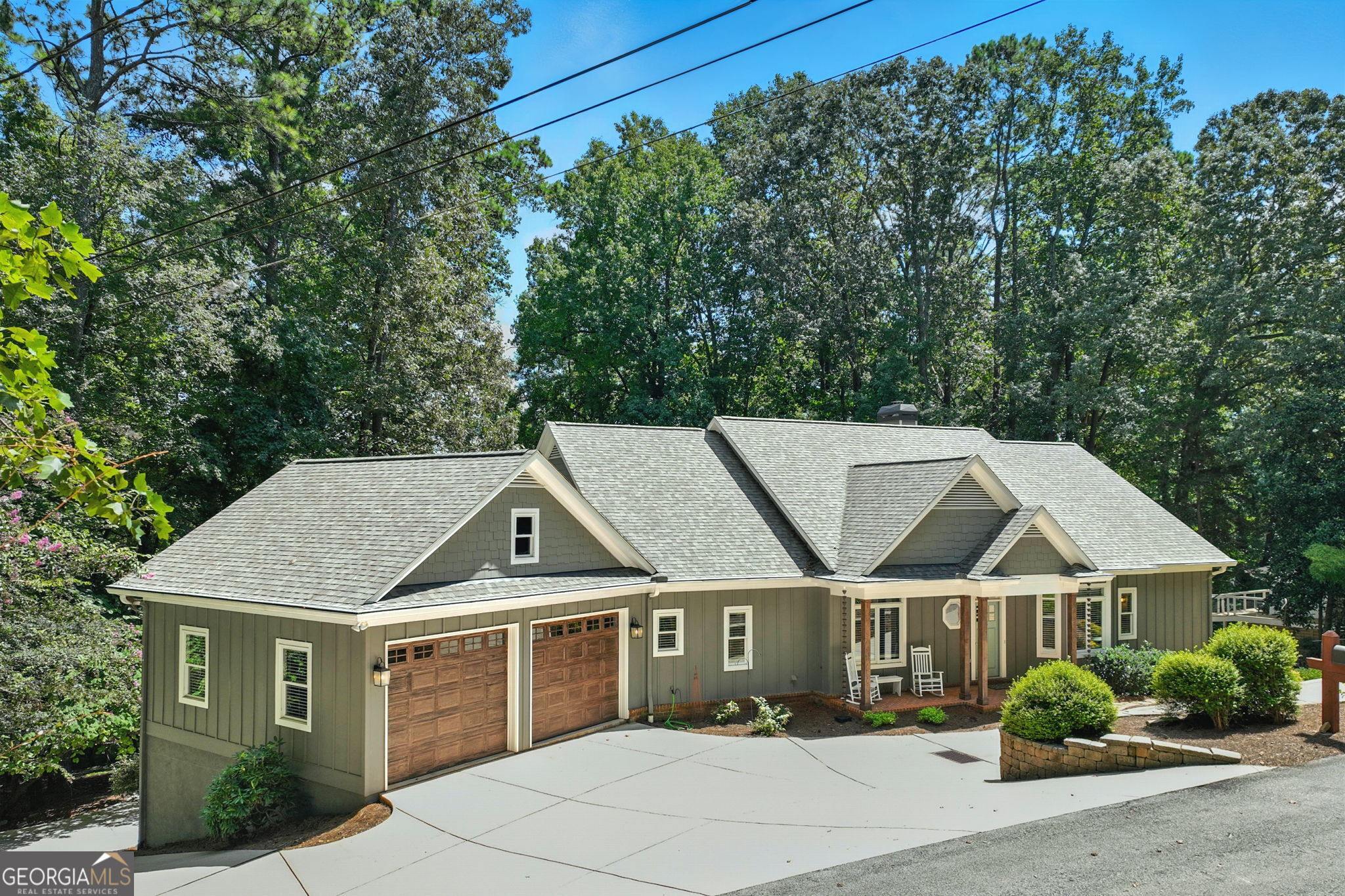 Gainesville, Georgia 30504, United States, 4 Bedrooms Bedrooms, ,5 BathroomsBathrooms,Residential,Pending,200810