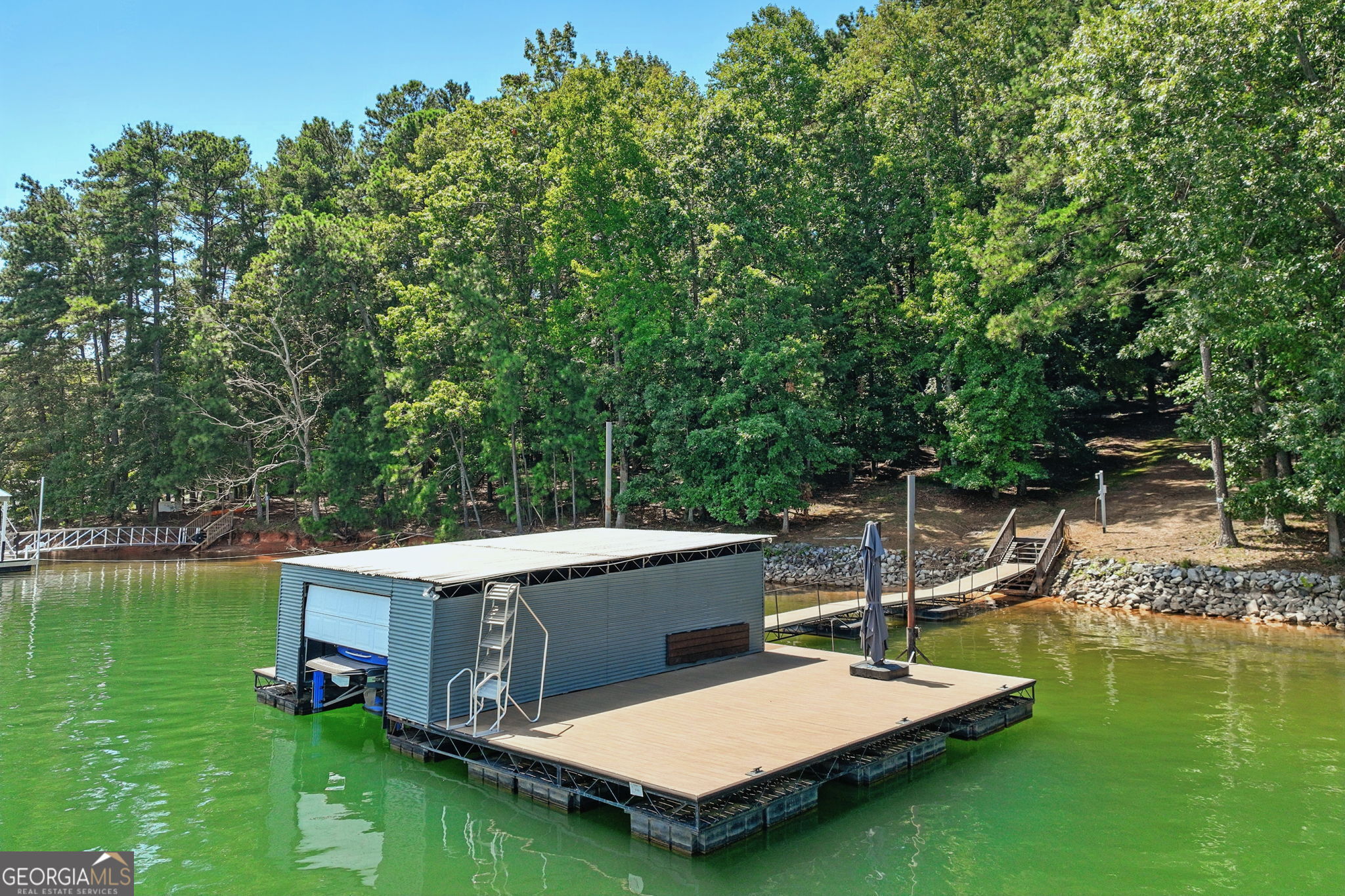 Gainesville, Georgia 30504, United States, 4 Bedrooms Bedrooms, ,5 BathroomsBathrooms,Residential,Pending,200810