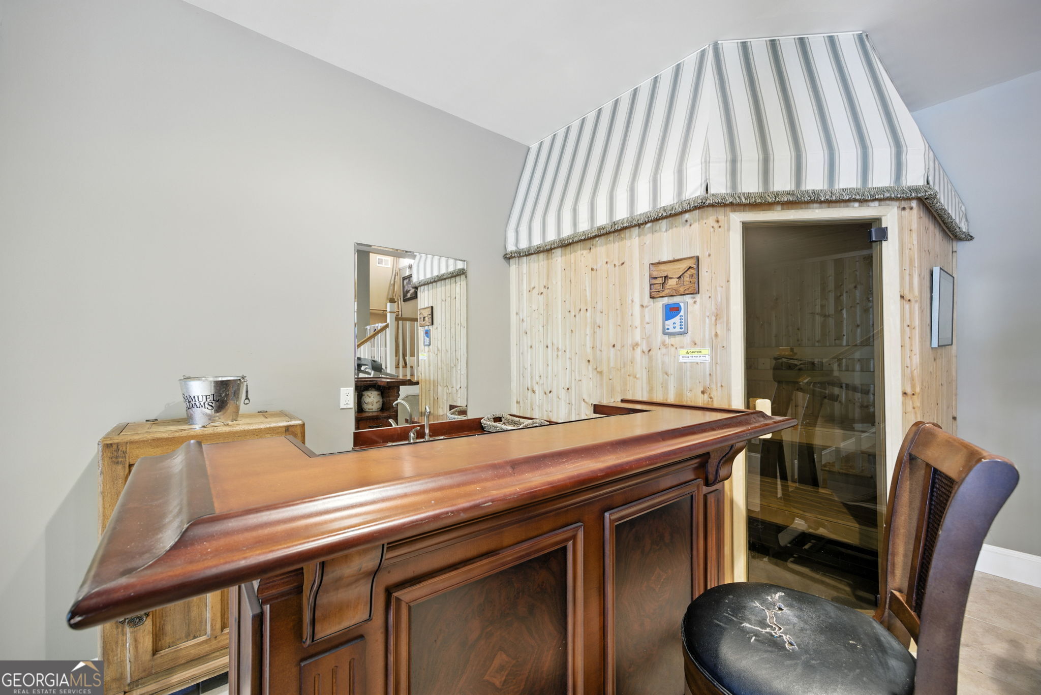 Gainesville, Georgia 30504, United States, 4 Bedrooms Bedrooms, ,5 BathroomsBathrooms,Residential,Pending,200810