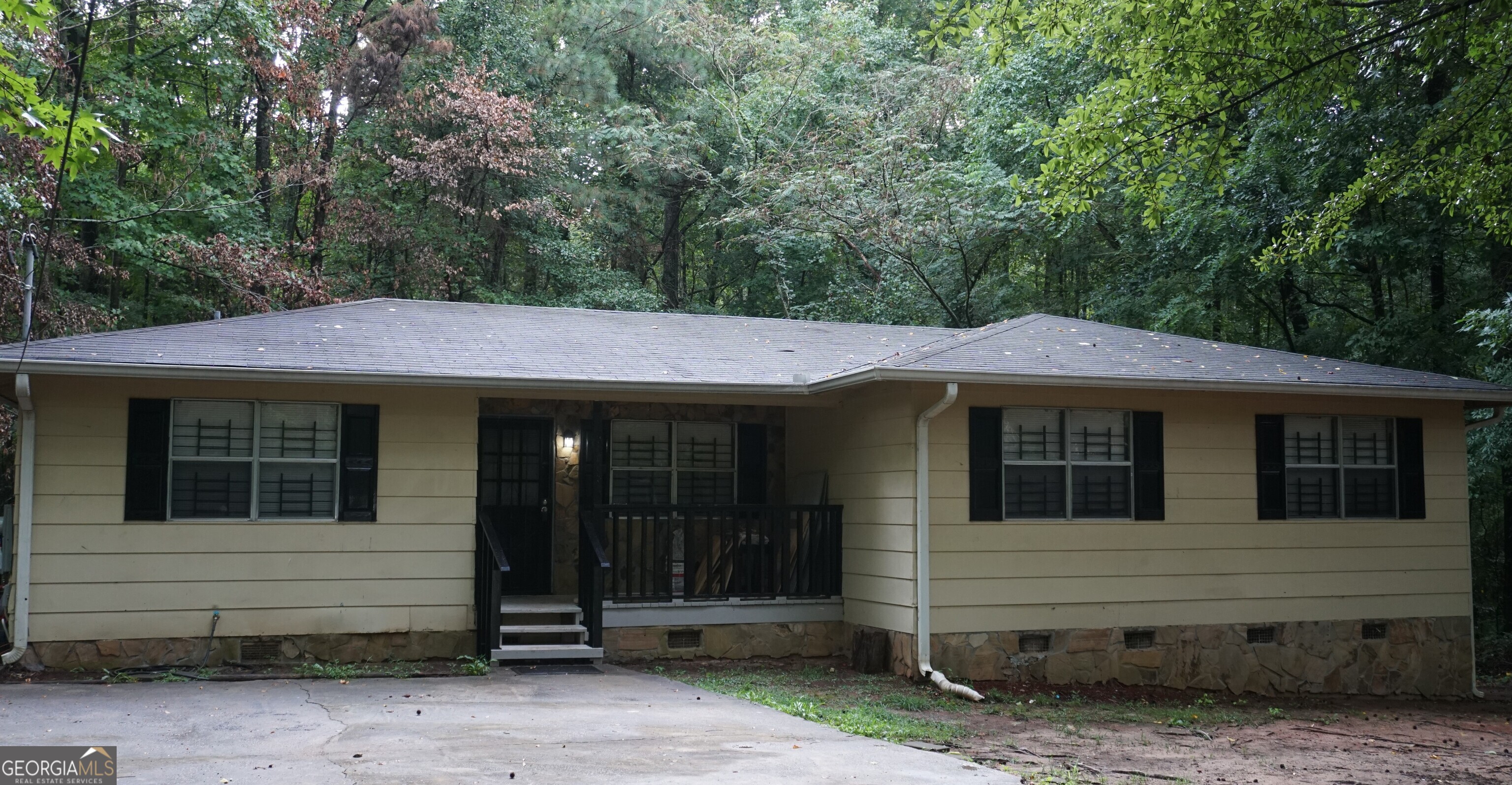 Move In Ready! Updated and renovated ranch with 3 Bedrooms and 2 Full Baths! Open and spacious. We accept SECTION 8 with Jonesboro Housing Authority. New Luxury Flooring (LVP) throughout. New interior paint. Ceiling fans in all bedrooms and family room. Stainless Steel Appliances. Long driveway for plenty of parking. Close to Shopping, Interstate, Atlanta's Hartsfield Int. Airport, Archives, Clayton State College. Must See! ++We accept section 8 vouchers. Your approved 3 bedrooms voucher must be for the rental amount of $1,750 the zip code 30260. ++ **REQUIREMENTS: Must make 3x combined gross income of rental price, no felonies, no evictions or eviction filings, no BK, and no repo within the last 7 years. Evictions or eviction filings, BK, or repo OLDER than 4 years allowed but have to pay 1st month rent, last month rent, and security deposit at lease signing if approved. NO pets allowed. 2-year lease minimum. *** NON-REFUNDABLE application fee $55 for persons 18 years of age and older. ALL PERSONS 18 YEARS OF AGE AND OLDER MUST BE ON THE LEASE***. ** BEWARE OF SCAMS: TC Realty Group LLC does NOT advertise on Craigslist or on Facebook's Marketplace. We'll never ask you to wire money or pay with gift cards or pay any amount prior to applying. ALL payments will be accepted and processed at our office at 7929 Jonesboro Rd, Jonesboro, GA 30236. Please report any fraudulent ads to our office.