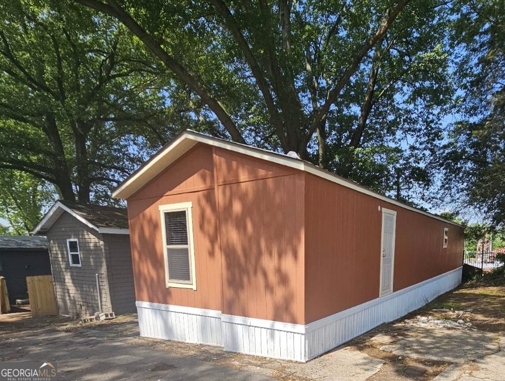 Photo of 2520 Jonesboro Rd SE #A4, Atlanta, GA 30315 (MLS # 10695798)