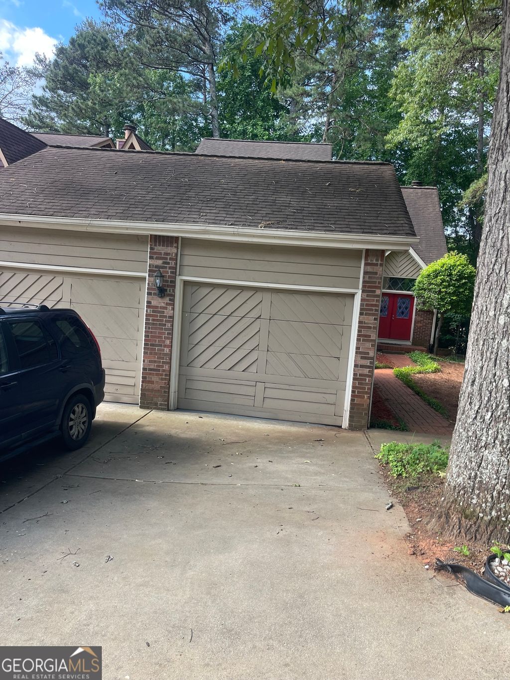 Photo of 5035 Highland Hills Pkwy, Stone Mountain, GA 30088 (MLS # 10769756)