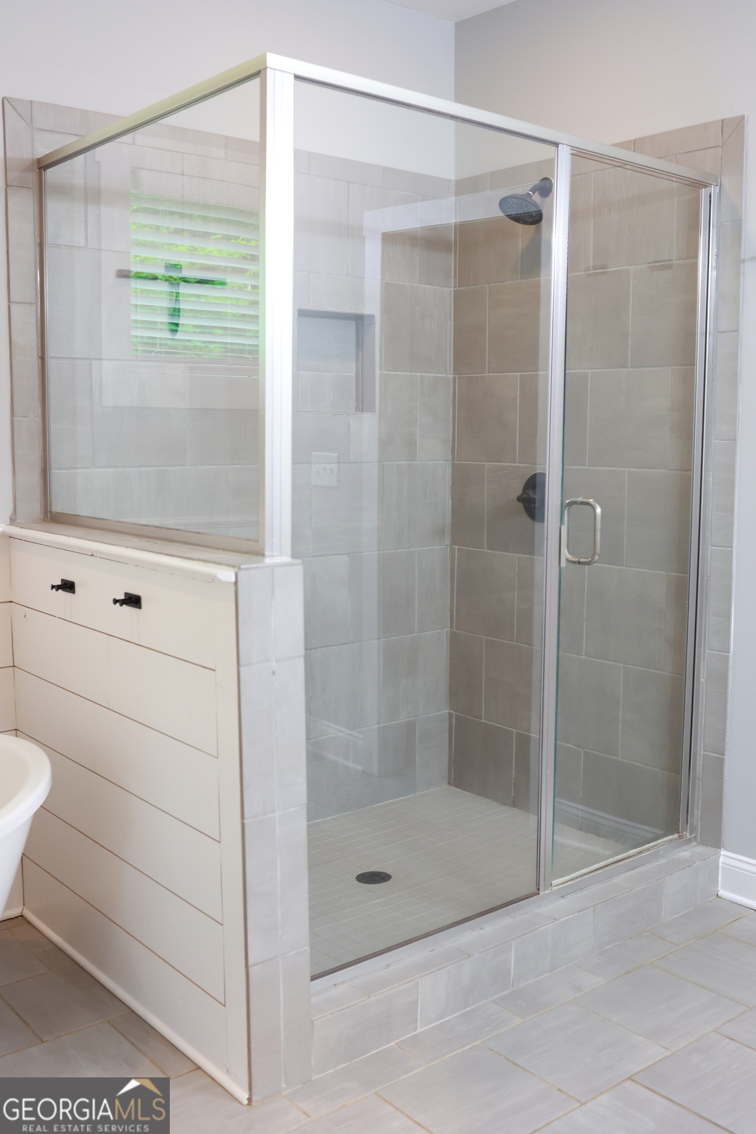 Fayetteville, Georgia 30215, United States, 5 Bedrooms Bedrooms, ,4 BathroomsBathrooms,Residential,Active,152554