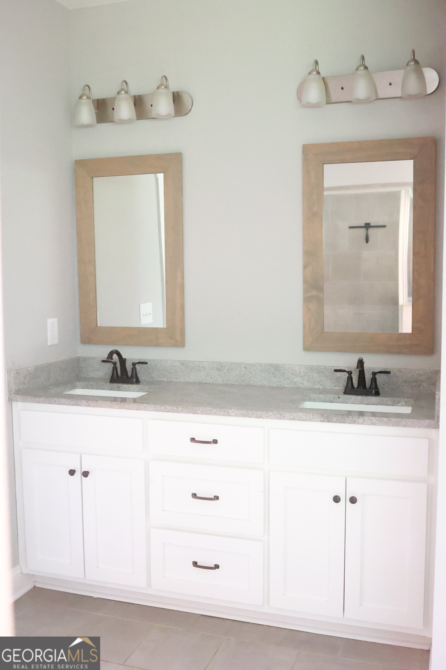 Fayetteville, Georgia 30215, United States, 5 Bedrooms Bedrooms, ,4 BathroomsBathrooms,Residential,Active,152554