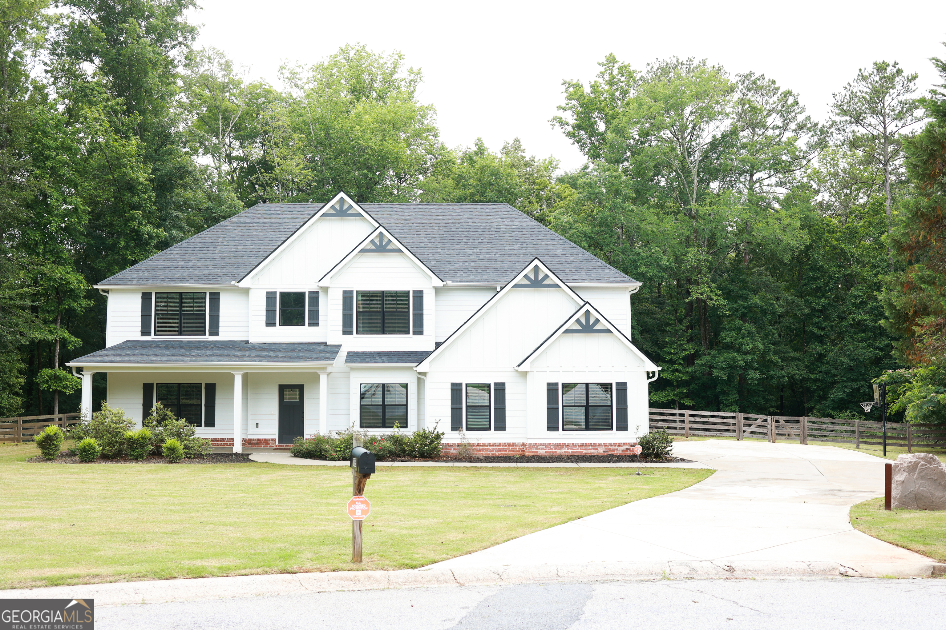 Fayetteville, Georgia 30215, United States, 5 Bedrooms Bedrooms, ,4 BathroomsBathrooms,Residential,Active,152554