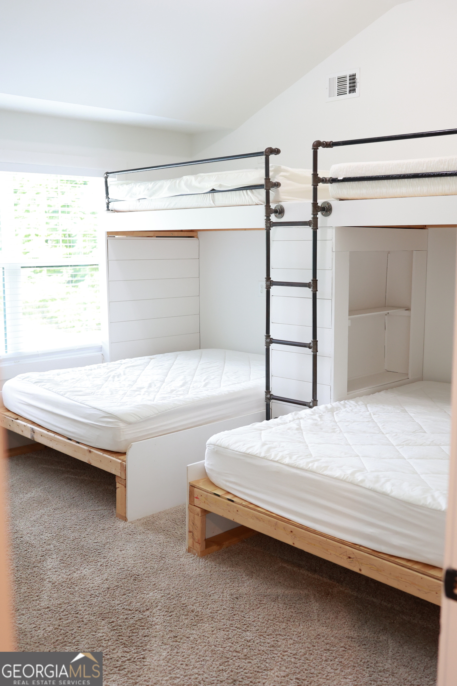 Fayetteville, Georgia 30215, United States, 5 Bedrooms Bedrooms, ,4 BathroomsBathrooms,Residential,Active,152554