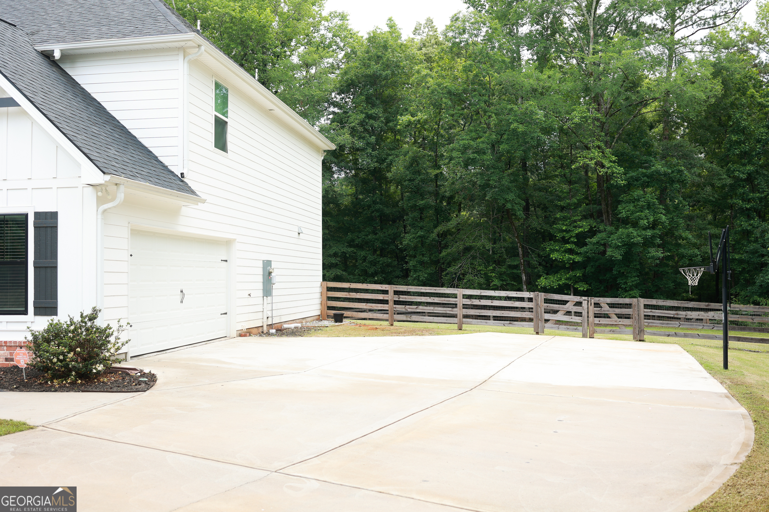 Fayetteville, Georgia 30215, United States, 5 Bedrooms Bedrooms, ,4 BathroomsBathrooms,Residential,Active,152554