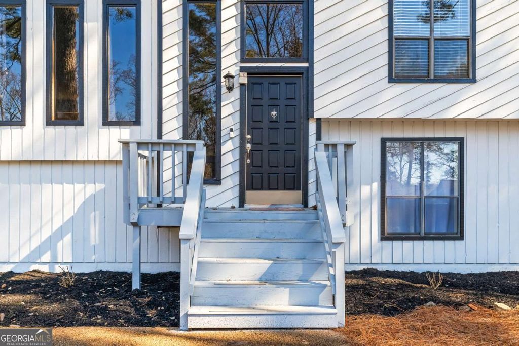 Photo of 3036 Leafwood Drive SE, Marietta, GA 30067 (MLS # 10694629)