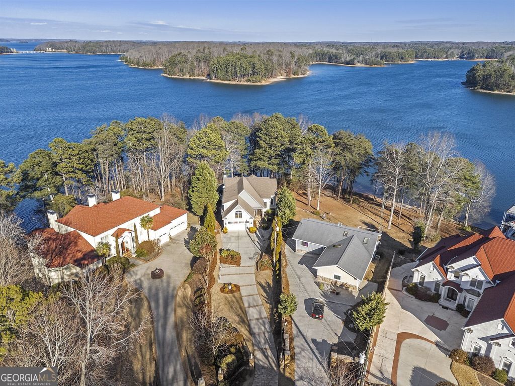 Photo of 6402 Lakeview Drive, Buford, GA 30518 (MLS # 10692615)