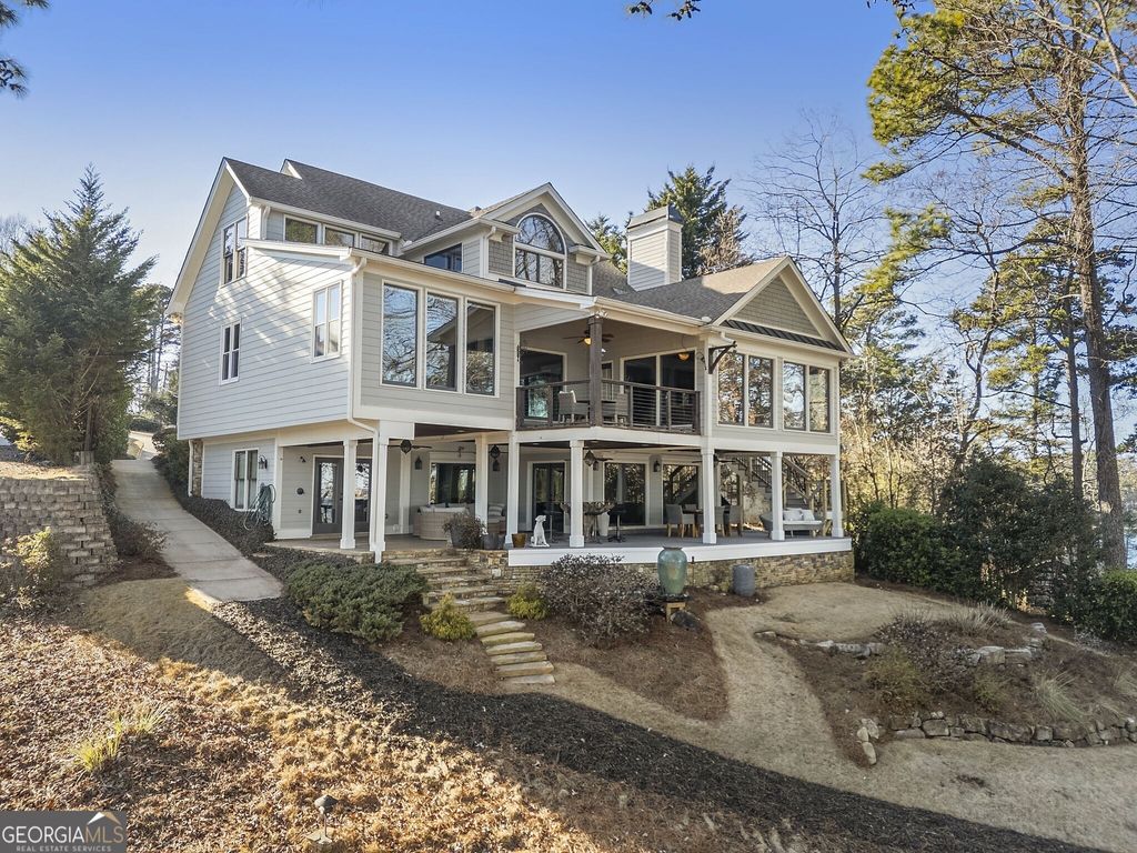 Photo of 6402 Lakeview Drive, Buford, GA 30518 (MLS # 10692615)