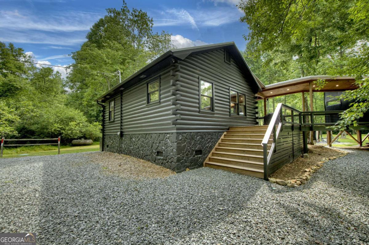 211 Rockhouse RD