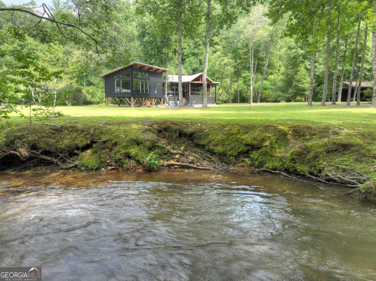 211 Rockhouse RD