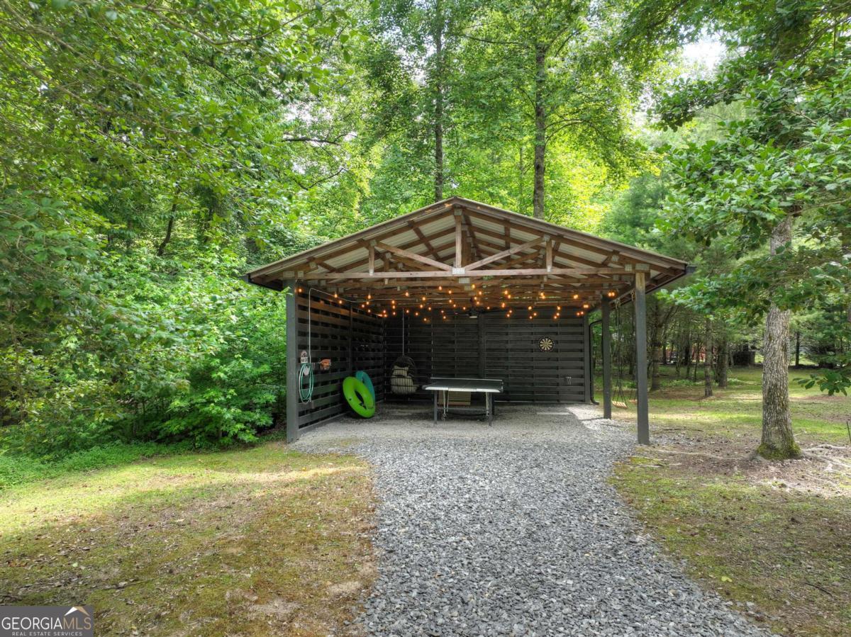 211 Rockhouse RD