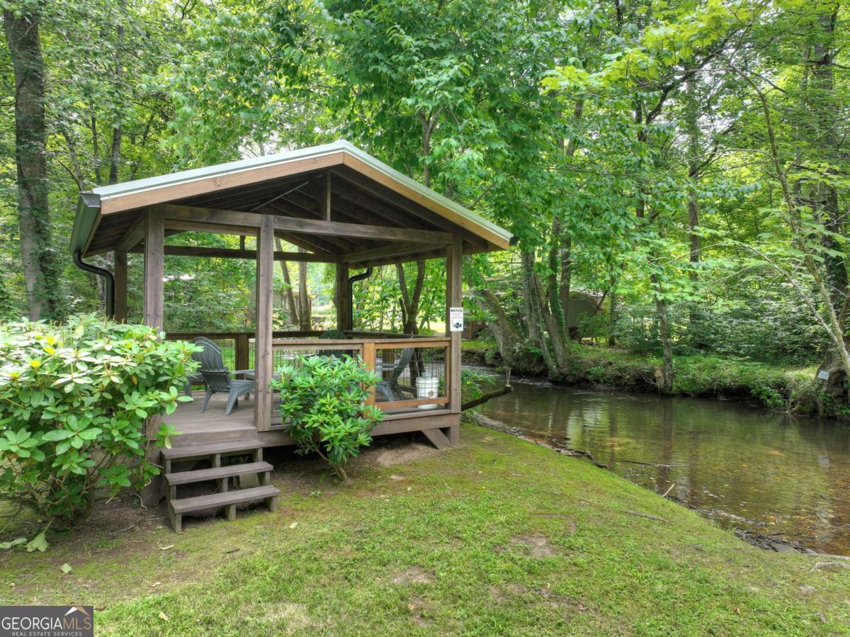 211 Rockhouse RD