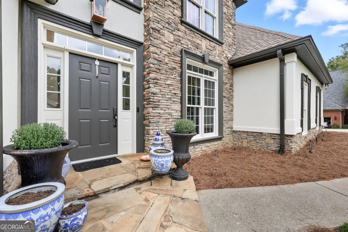 3853 Alexandria DR