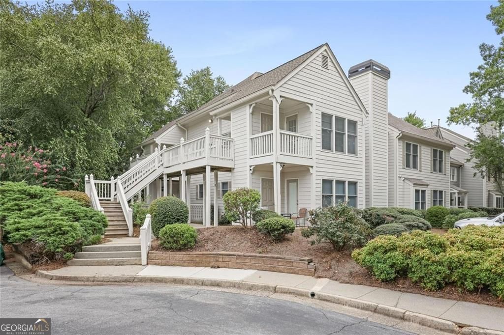 Photo of 911 Hollyfax Circle NE, Atlanta, GA 30328 (MLS # 10699526)