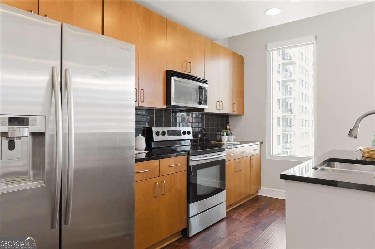 44 Peachtree PL NE 1527