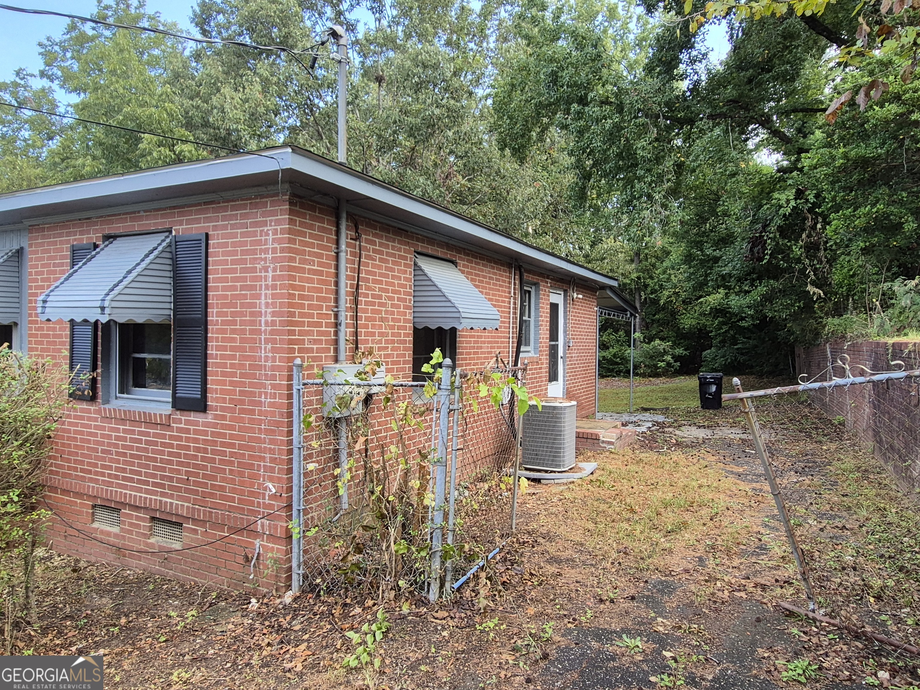 4 Lambert DR