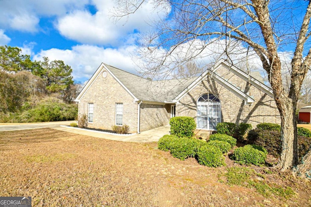 Photo of 719 Overlook Drive, Winder, GA 30680 (MLS # 10871607)