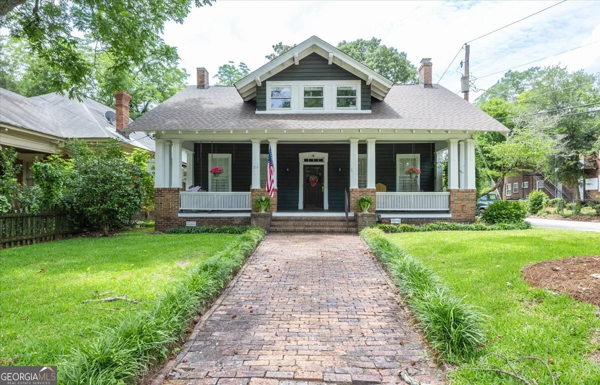 211 Oakhaven Avenue