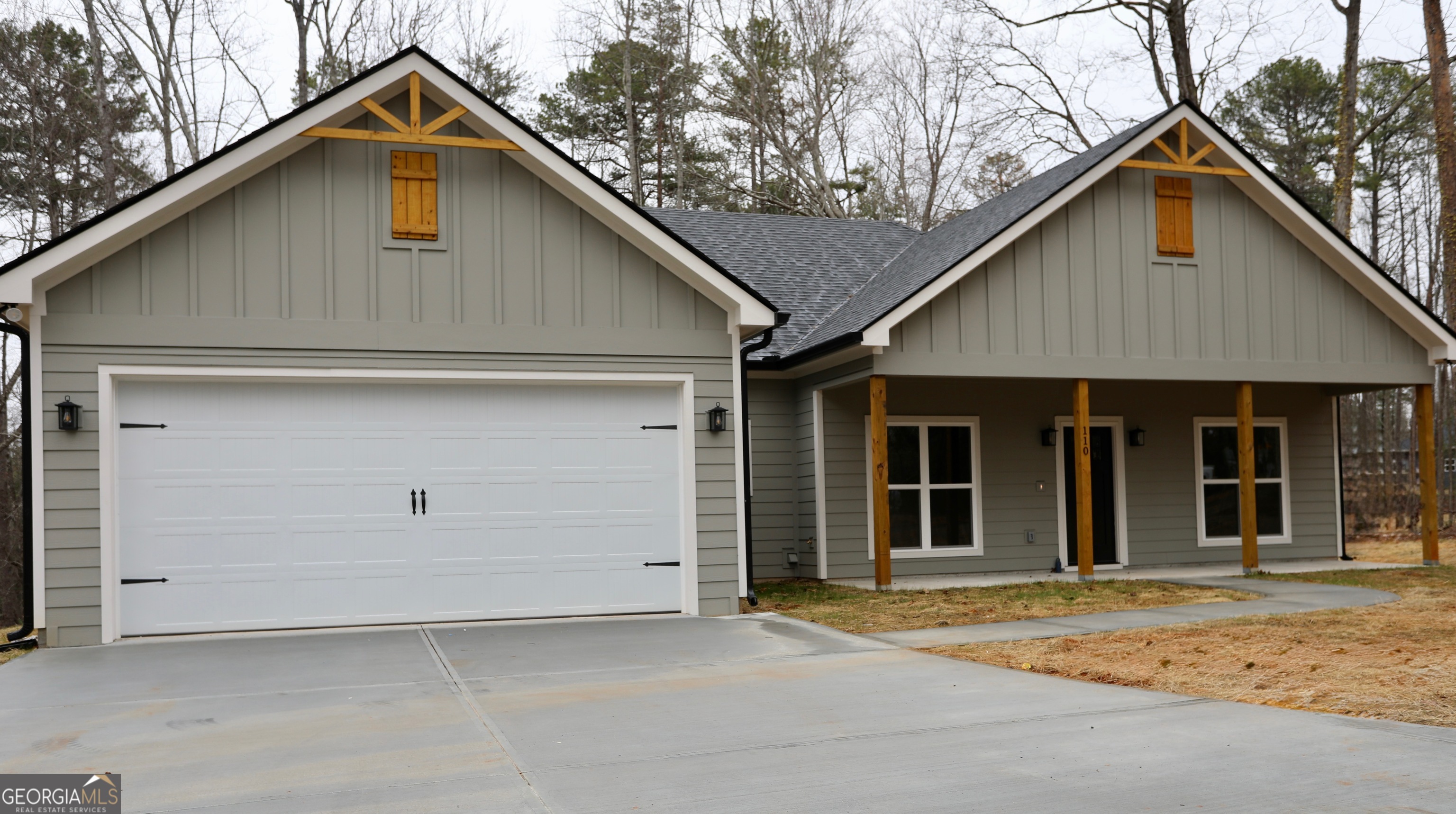 110 Kings Crossing DR
