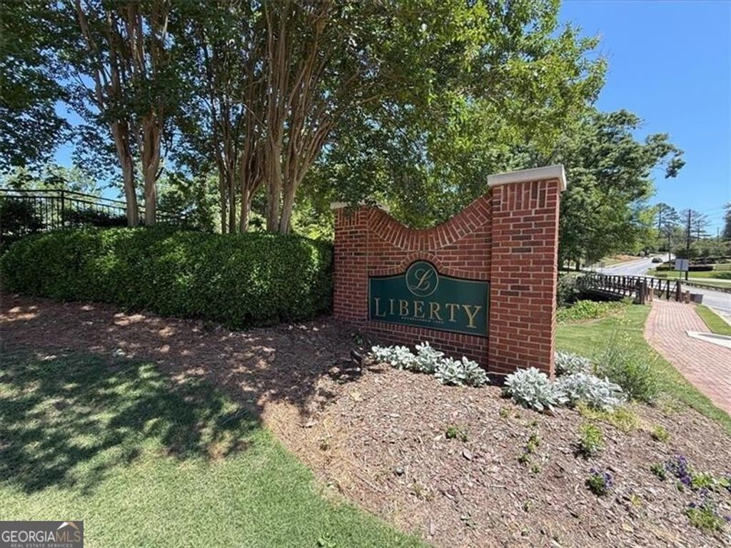 Photo of 1725 Liberty Lane #210, Roswell, GA 30075 (MLS # 10767030)