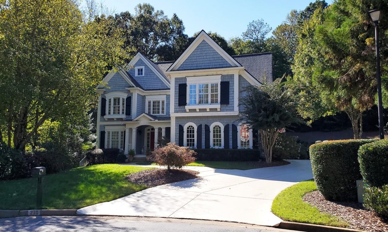 STUNNING NEW ENGLAND STYLE HOME BUILT BY HARDY SMITH. FORMER MODEL .BEAUTIFUL ANTIQUE WASHED KIT CABINETS,VIKING APPLIANCES, GRANITE COUNTERS. SUB ZERO REFRIGERATOR, TWO PANTRIES, SIX BURNER VIKING COOKTOP. HARD TO FIND MAIN LEVEL BEDROOM WITH FULL BATH, GREAT ROOM HAS EXTRA LARGE FIREPLACE, BUILT-INS, COFFERED 10+FT. CEILING, WALK OUT TO PRIVATE DECK AND HEATED POOL. FENCED BACKYARD WITH PATH ACCESS TO EAST ROSWELL PARK. SAUNA AND STEAM SHOWER IN MASTER BEDROOM, ALONG WITH TREY CEILING AND CUSTOM CLOSETS.SURROND SOUND IN GREAT ROOM, MASTER BEDROOM AND TERRACE LEVEL MEDIA ROOM. Move-in condition! COUNTRY CLUB COMMUNITY WITH GOLF, TENNIS & SWIMMING. NEIGHBORHOOD OFFERS LAKES AND WALKING TRAILS. COMMUNITY ASSOCIATION