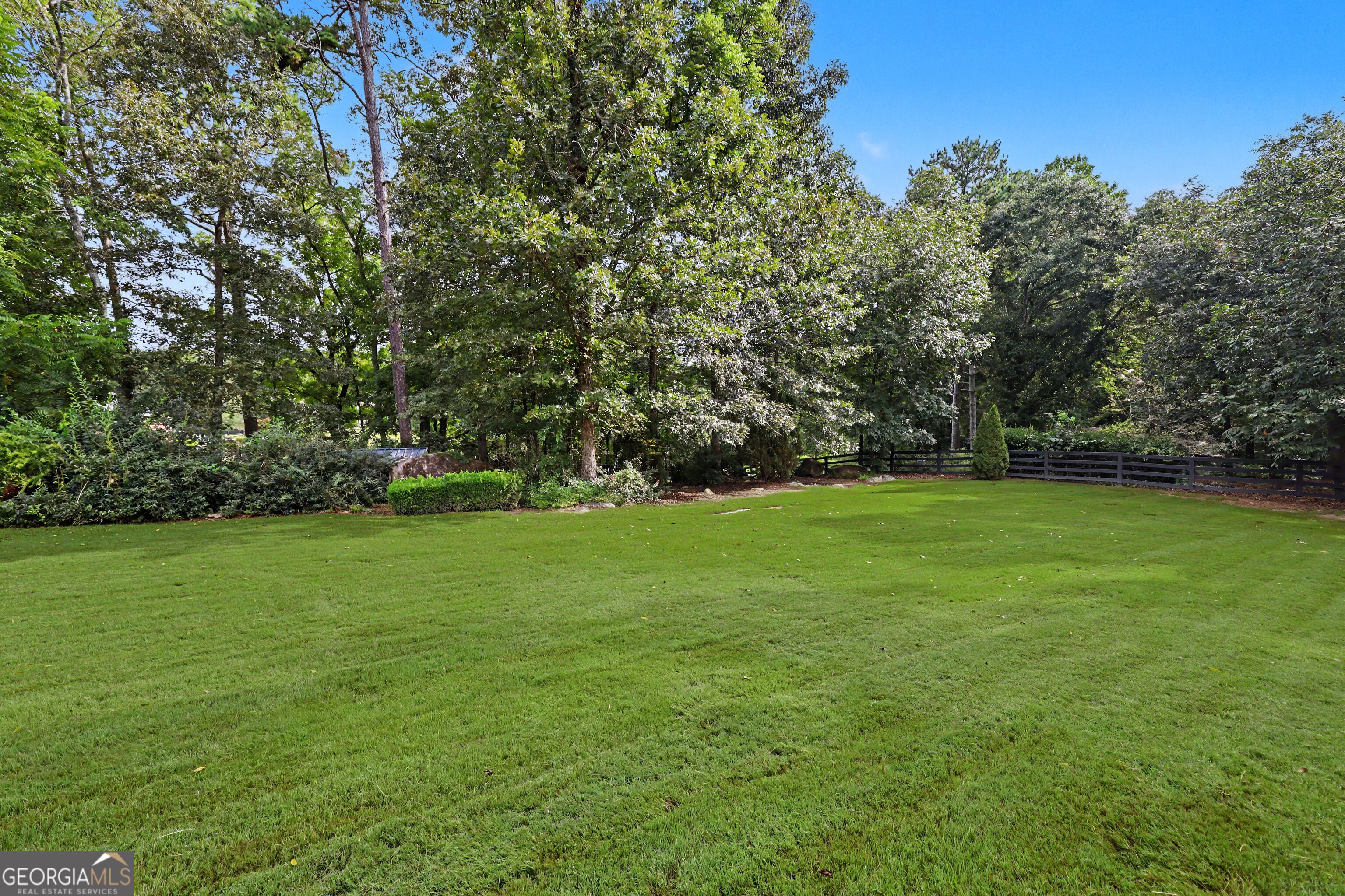 8415 Glen Lake DR