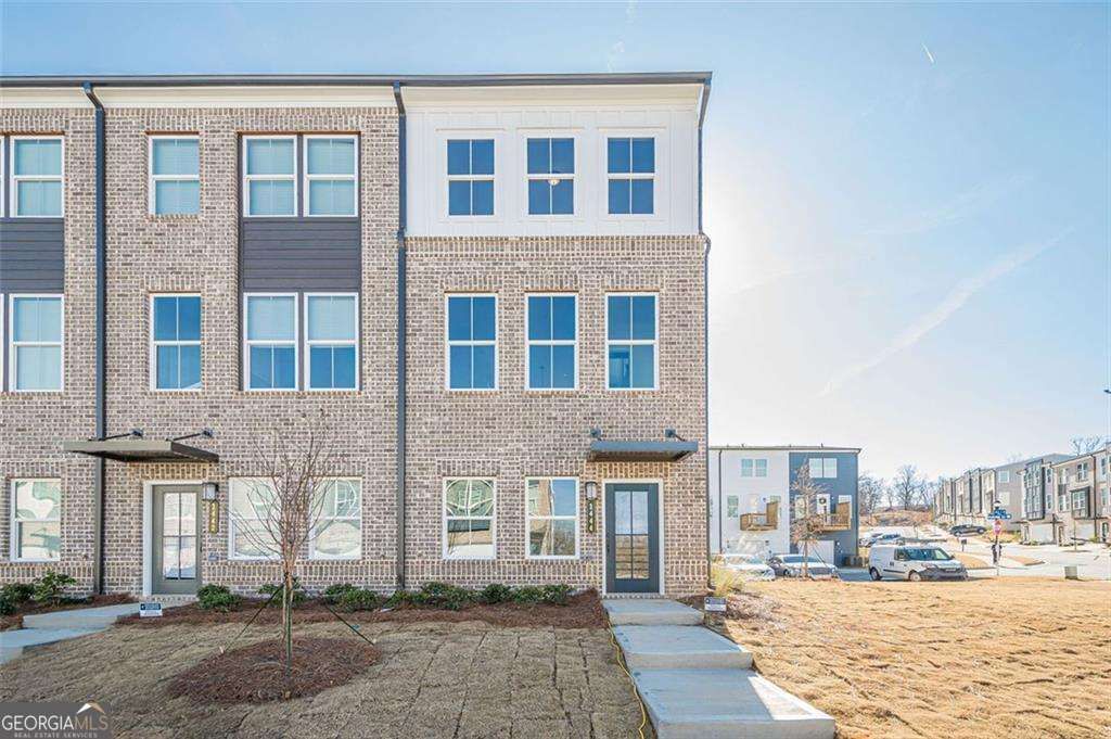 Photo of 1444 Creekside Circle, Atlanta, GA 30318 (MLS # 10661356)