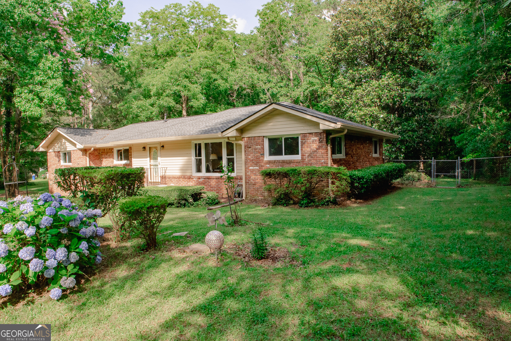 2403 W Grantville RD
