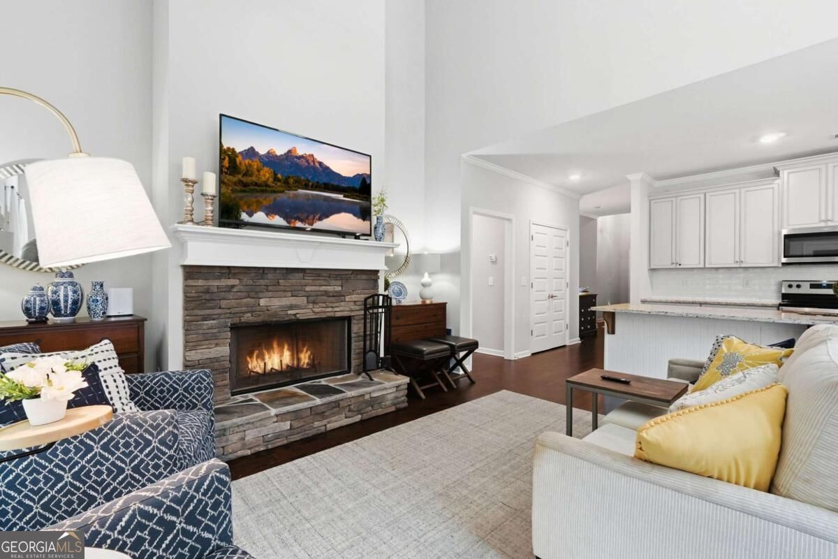 312 Pinebrook DR
