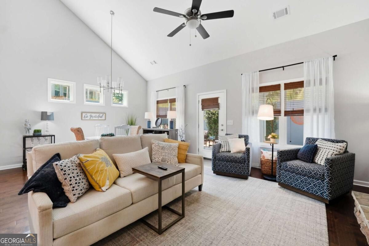 312 Pinebrook DR