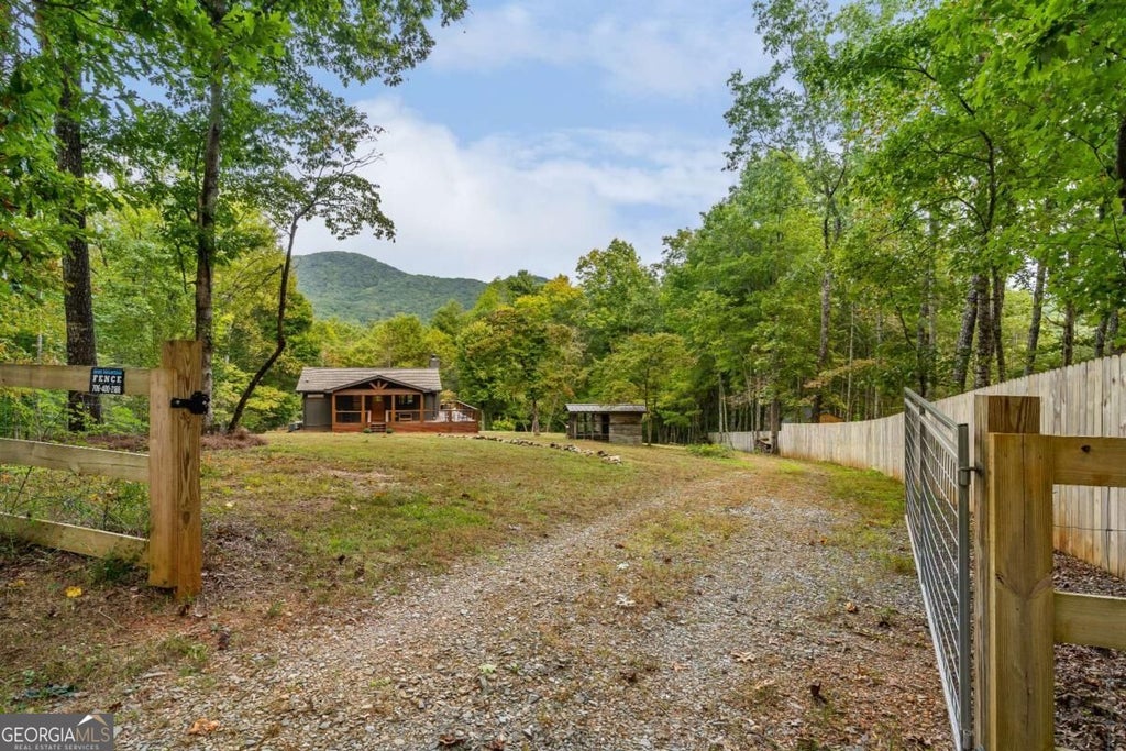 Photo of 887 Whitecliff Drive, Ellijay, GA 30540 (MLS # 10876170)