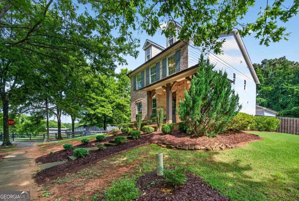Photo of 301 Edgewater Drive, Athens, GA 30605 (MLS # 10792332)